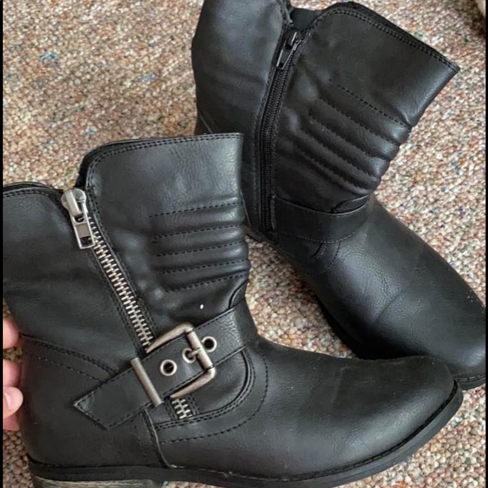 Black boots